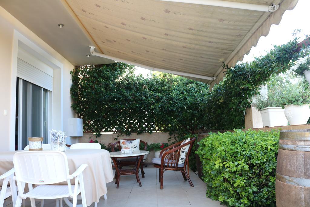 Golden Suites Ofrinion Exterior photo